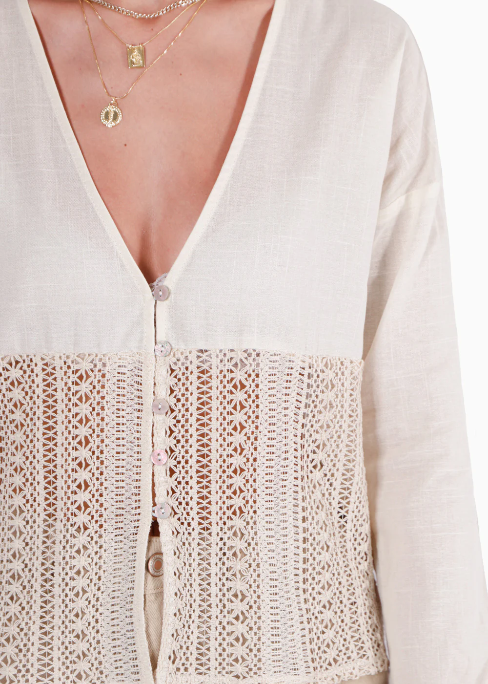 Blusa manga larga con botones y detalle en crochet - GALILEA - Image 3