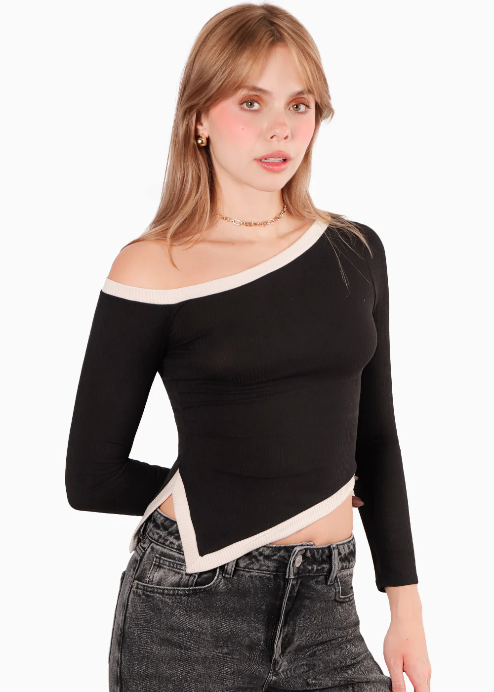 Blusa manga larga con cortes en contraste y abertura en costado - ORELIS.NEGRO - Image 2