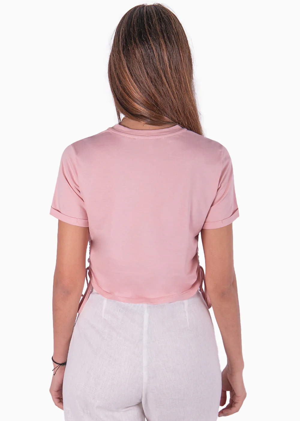 Camiseta corta con recogidos en costados y estampado "Girlboss" - Image 4